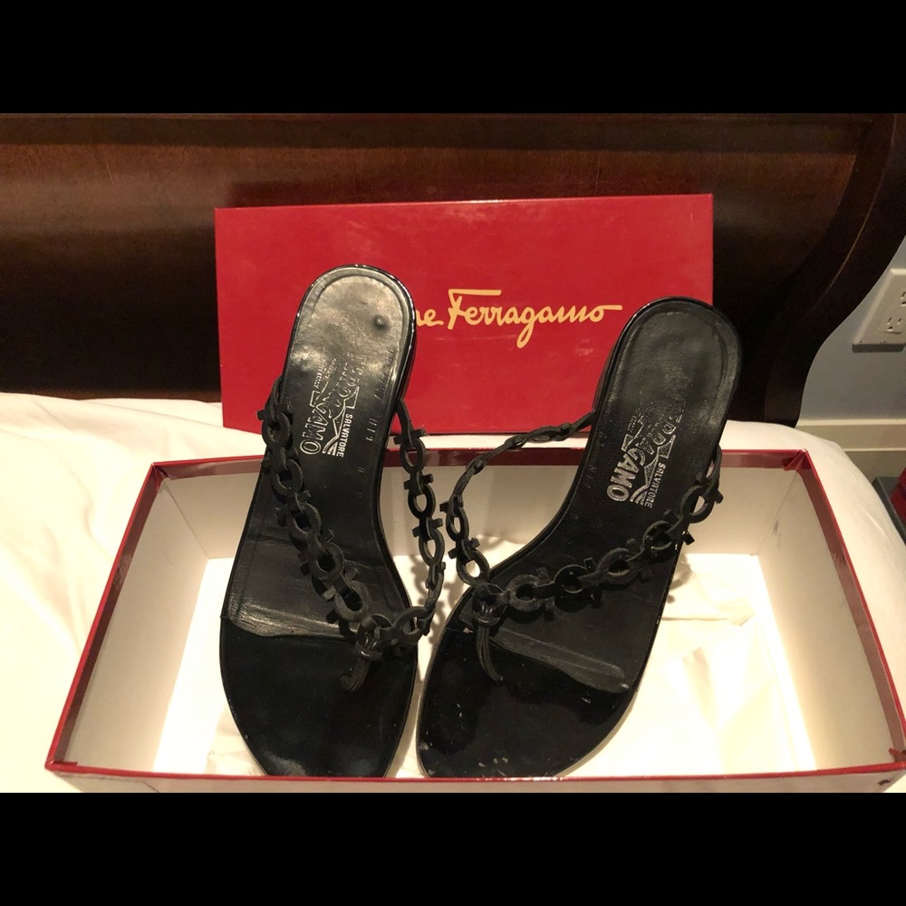 Feragamo flipflops - Picture 2 of 3